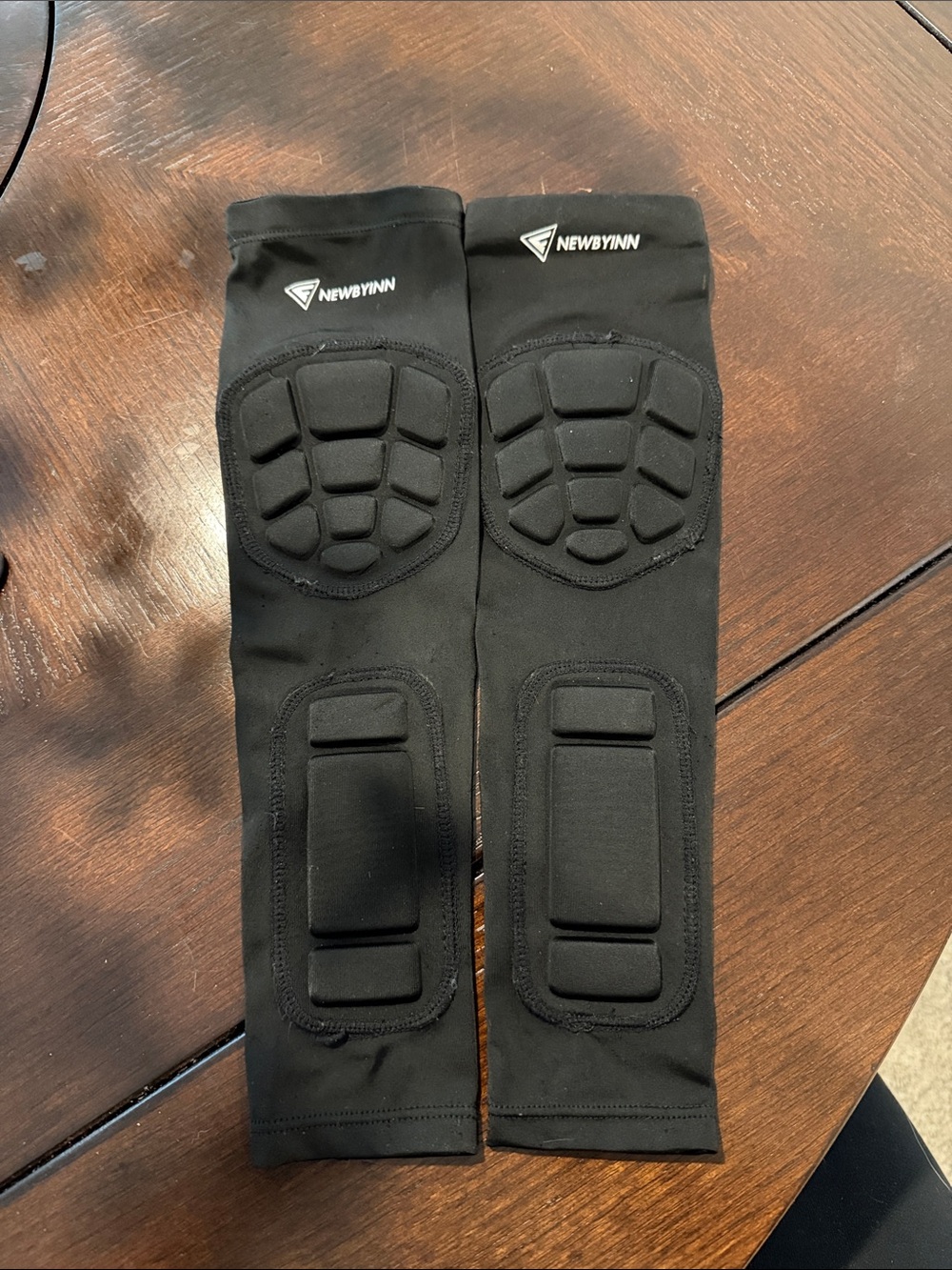 Newbyinn Black Padded Arm and Elbow Sleeves unisex for Volleyball Basketball